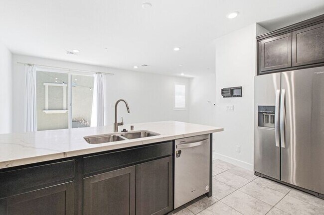 Building Photo - Beautiful 4-Bedroom Inspirada Home with Loft, Upgraded Kitchen & Private Backyard