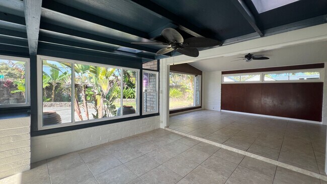 Building Photo - AVAILABLE NOW! 3 BED/2 BATH HOME IN KAILUA W/2 CAR CARPORT, YARD, POOL AND CLOSE TO BEACH!!