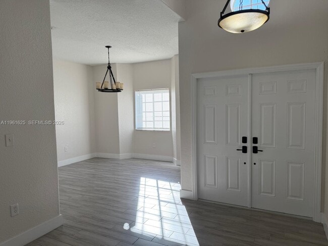 Building Photo - 5521 SW 158th Ct