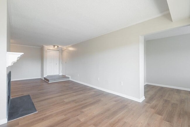 Building Photo - 1509 Regency Woods Rd