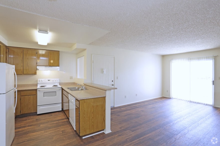 2BR, 1 BA - 852 SF - Greenbrier Apartments