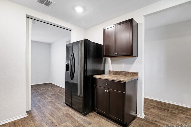 Building Photo - 2850 Lindenwood Run