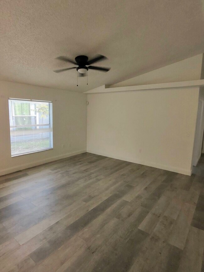 Building Photo - 7214 Edgewater Shores Ct