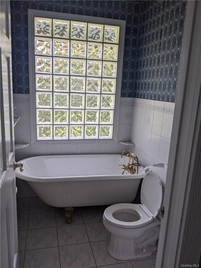 Building Photo - 176 Pine Tree Rd