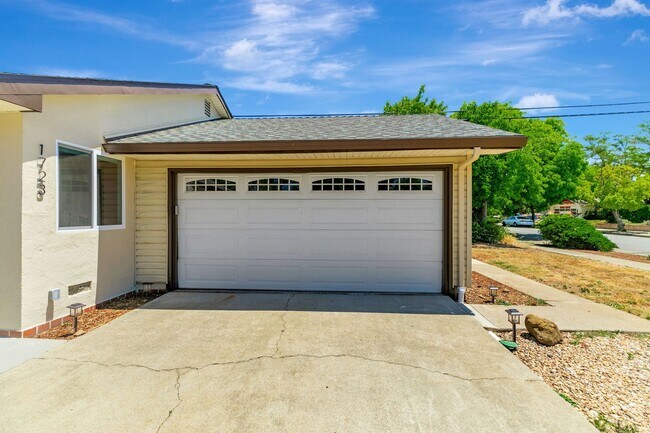 Building Photo - Move-In Ready Cambrian Gem – New Appliance...