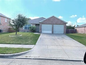 Building Photo - 1601 Waters Edge Dr