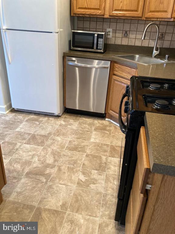 Building Photo - 6142 Joust Ln