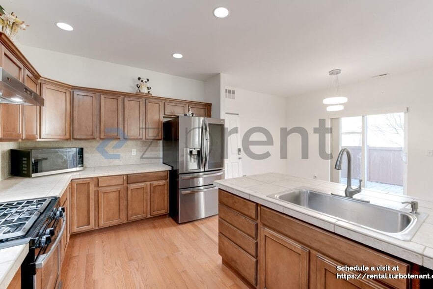 Building Photo - 1521 50th St NE