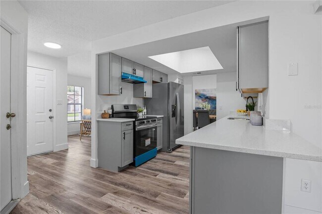 Building Photo - 205 Red Maple Dr