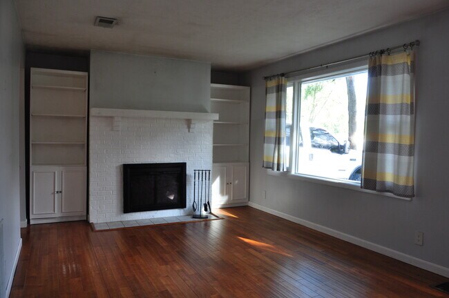 Living Room 2 - 6940 Lafayette Ave