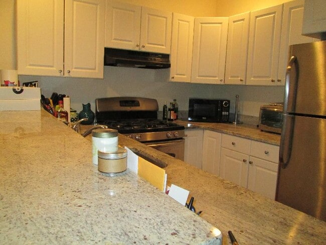 Building Photo - 60 Egmont St