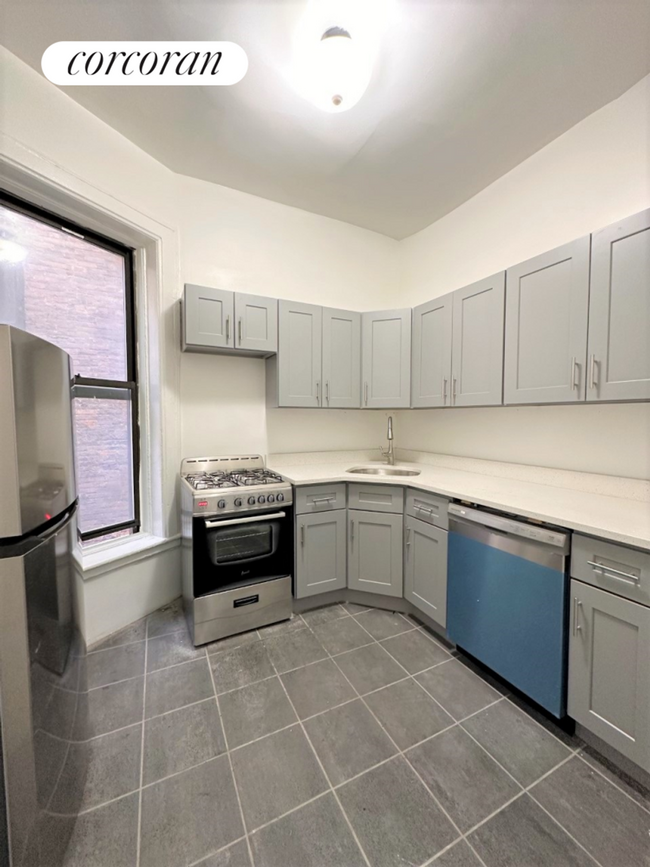 Building Photo - 526 W 123rd St