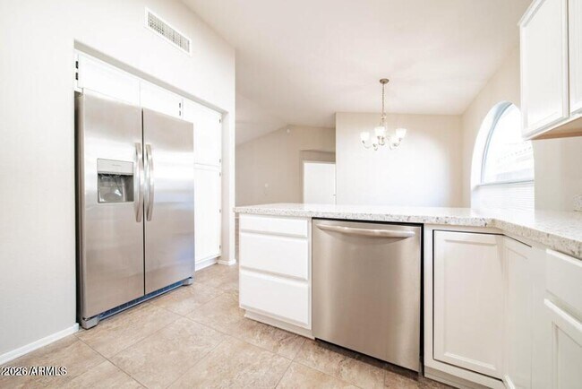 Building Photo - 8909 W Davis Rd