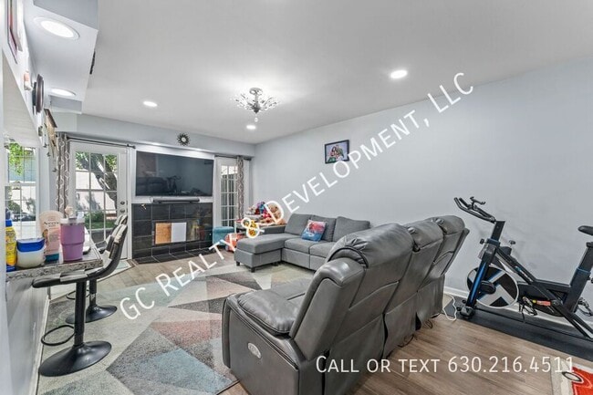 Building Photo - 100 Chatsworth Cir