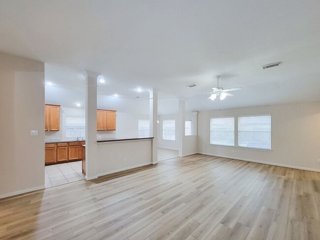 Building Photo - Stunning 3-Bedroom Dream Home in a Quiet Cul-de-Sac!