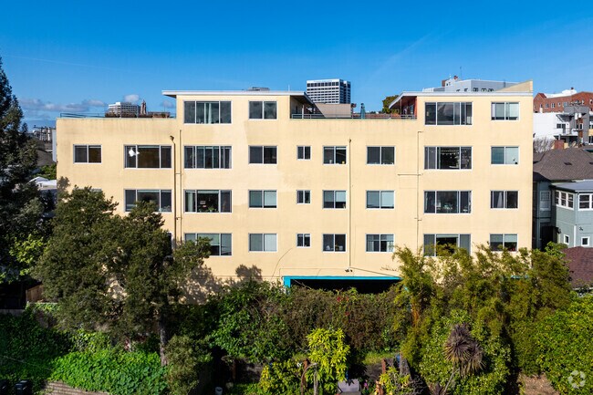 Building Photo - Bel Aire Courtyard
