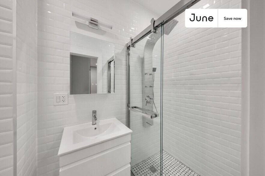 Building Photo - 826 9th Ave