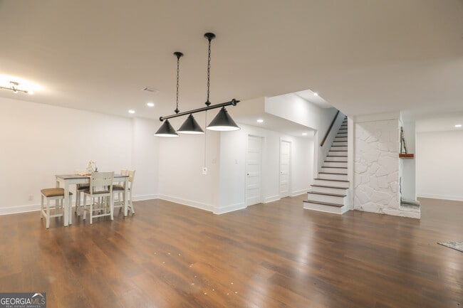 Building Photo - 212 Southland Dr