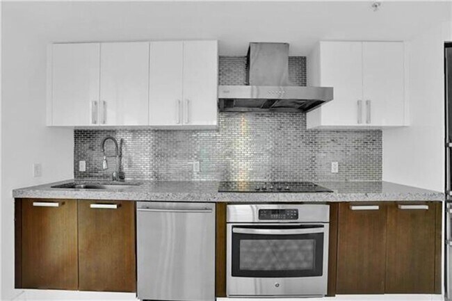 Building Photo - 720 NE 62nd St