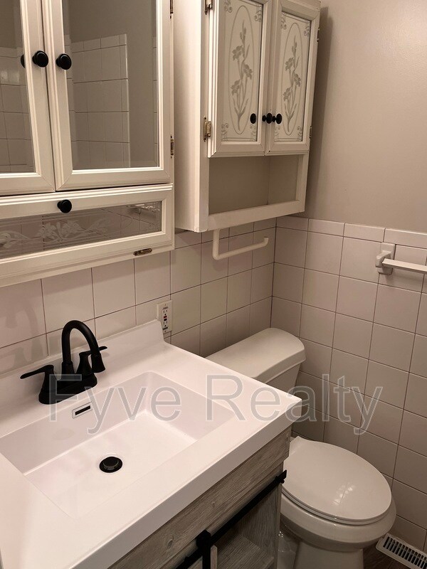 Building Photo - 1329 Barcelona Dr