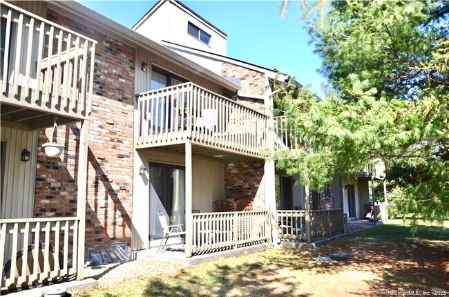 Building Photo - 5 Amato Dr