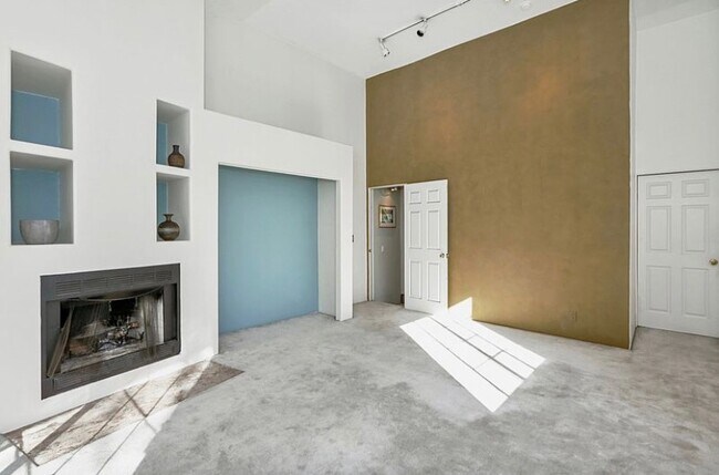 Building Photo - 2449 Corralitas Dr