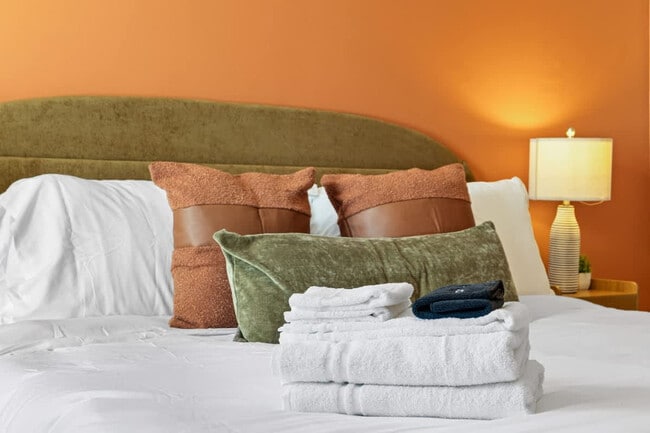 Building Photo - 2216 18th Ave