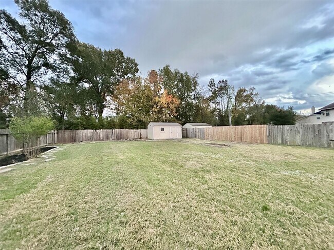 Building Photo - 22918 Breton Point Dr