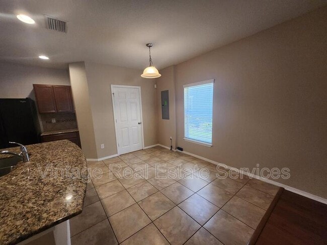 Building Photo - 4721 Chatterton Way