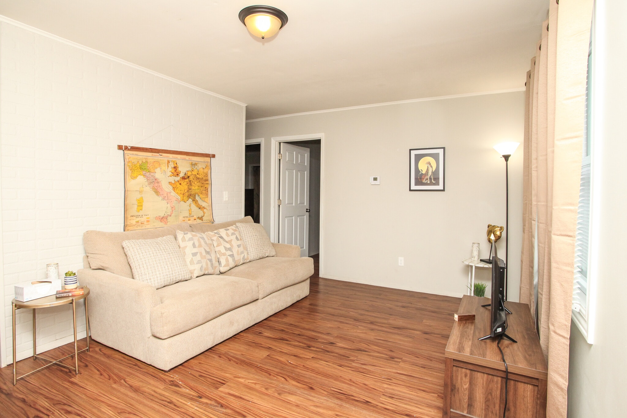 Building Photo - 1025 N Jefferson St