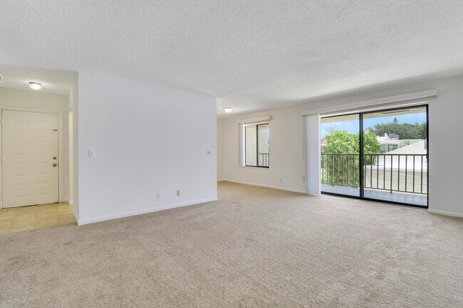Building Photo - 150 Pineview Rd