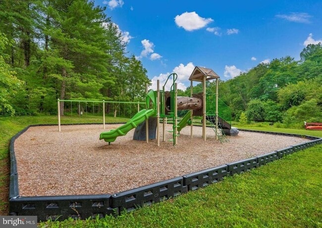 Building Photo - 7011 Fox Chase Rd