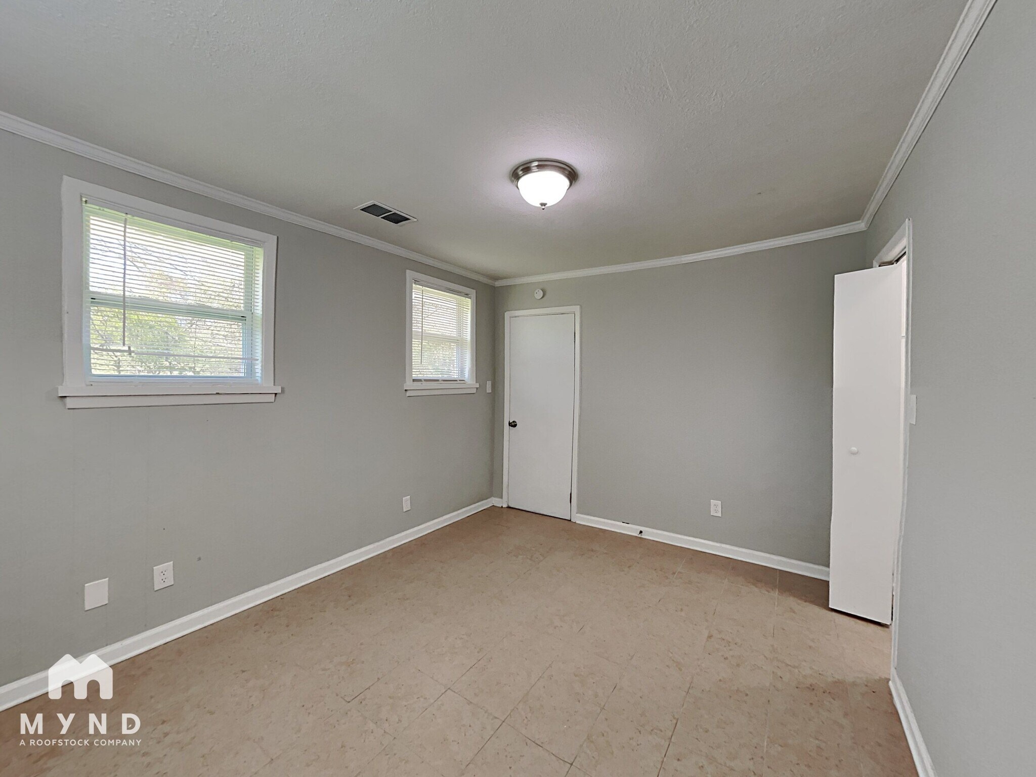 Building Photo - 2611 Lake Harbin Rd