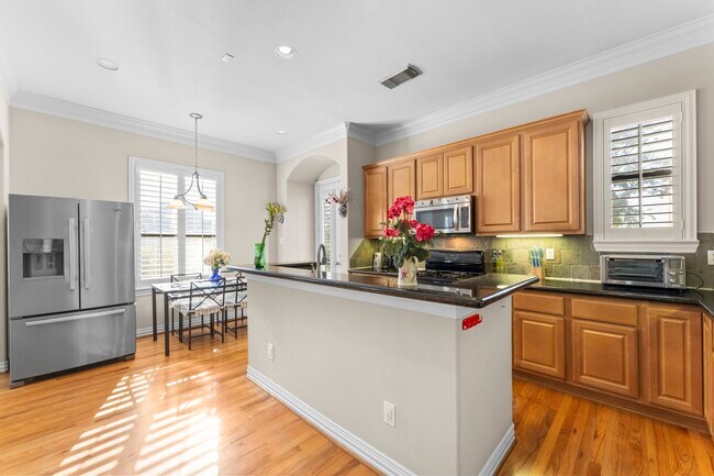 Building Photo - 9910 Orchard Ct