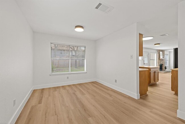 Building Photo - 13108 Tilder Dr