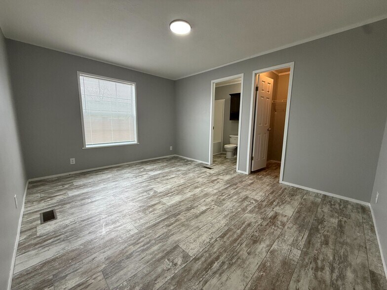 Building Photo - 11827 Cascade Cir