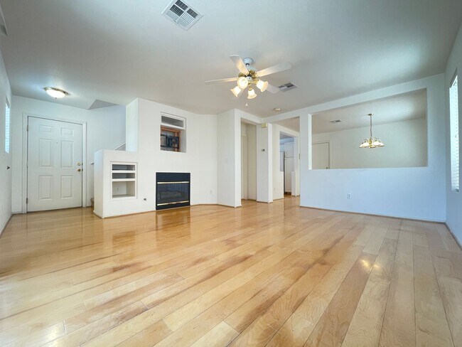 Building Photo - 3bedroom home in a GATED community near the strip