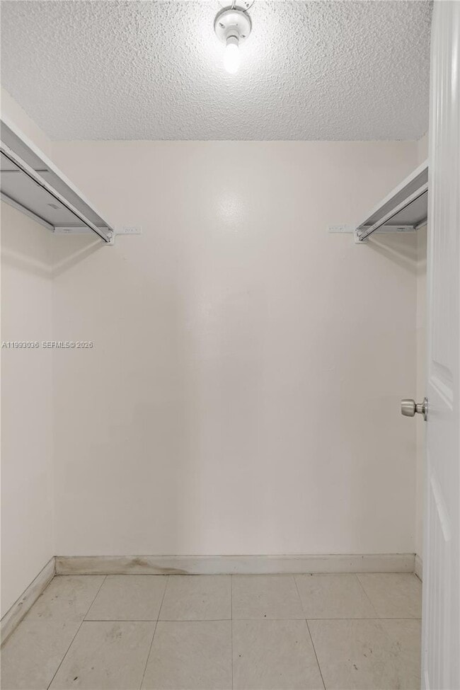 Building Photo - 14820 Naranja Lakes Blvd