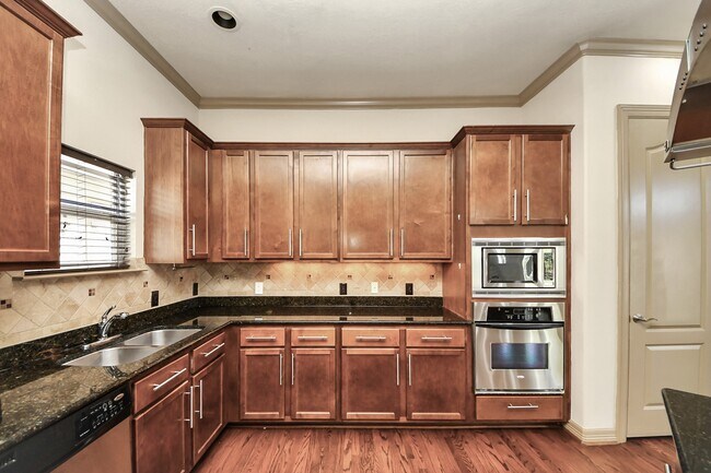 Building Photo - 5711 Kiam St