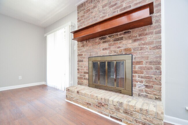 Building Photo - 123 Cypress Ln