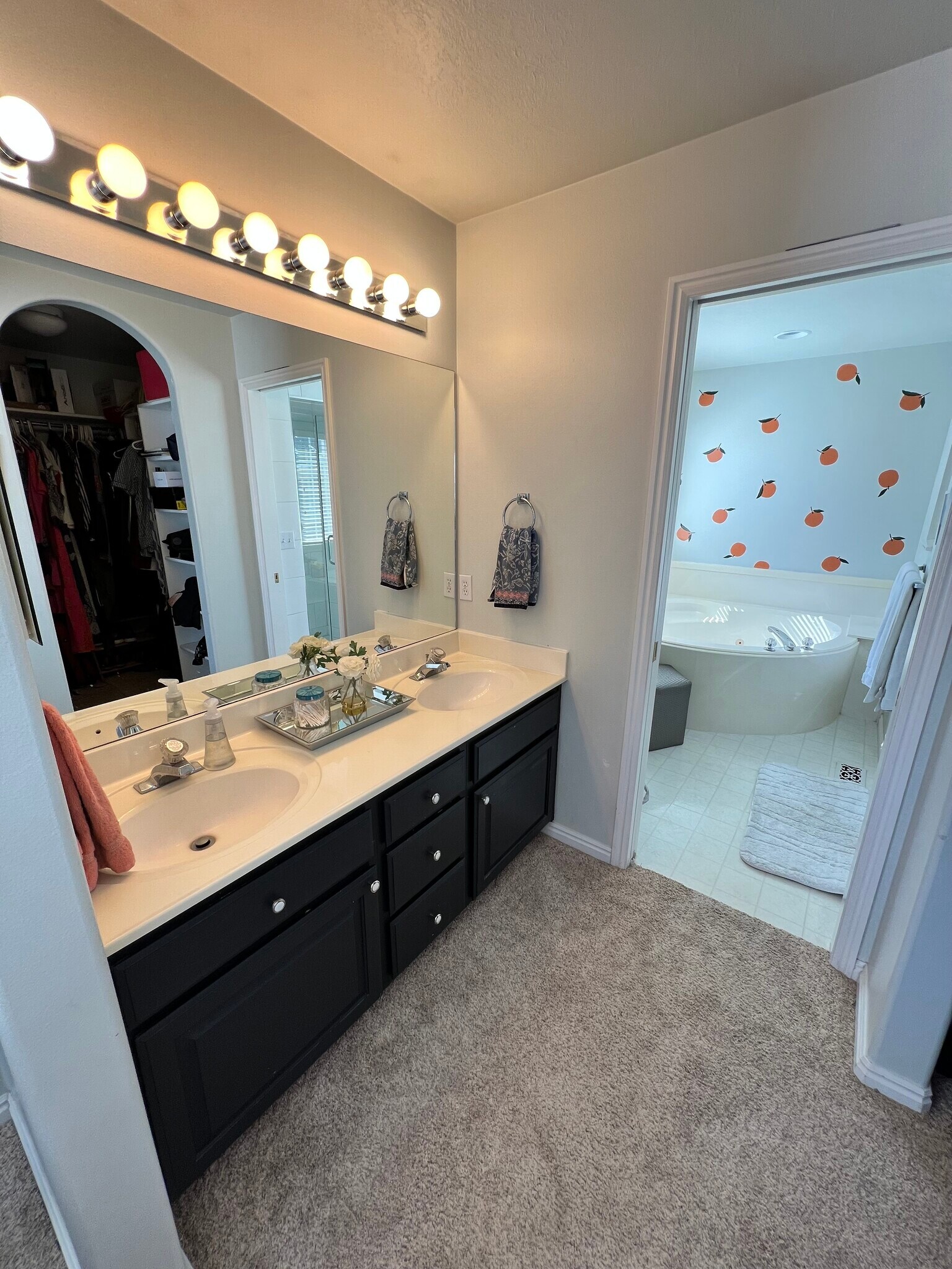 Main - Master Bath 2/3 - 565 W 40 N