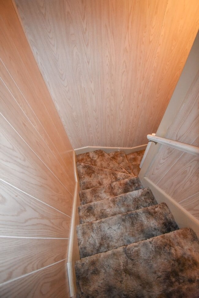 Building Photo - Large Home in Loganton with 1 Car Garage!