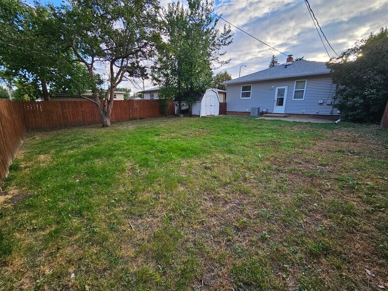 Backyard - 916 3rd Ave W