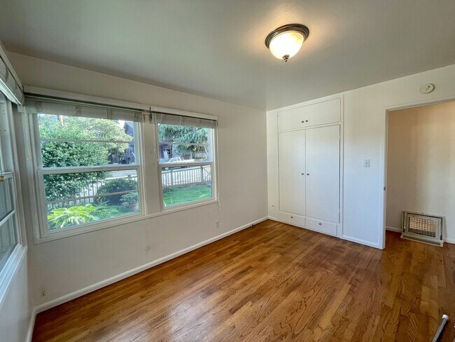 Building Photo - Adorable Two-Bedroom in the Hillcrest Area of Pacific Grove!
