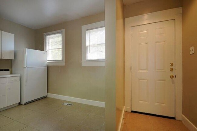 Building Photo - Upgraded and ready 5 bed 2 bath home next door to the 3 bed 2 bath home