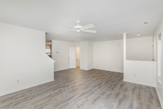 Building Photo - 400 Erin Taylor Ln