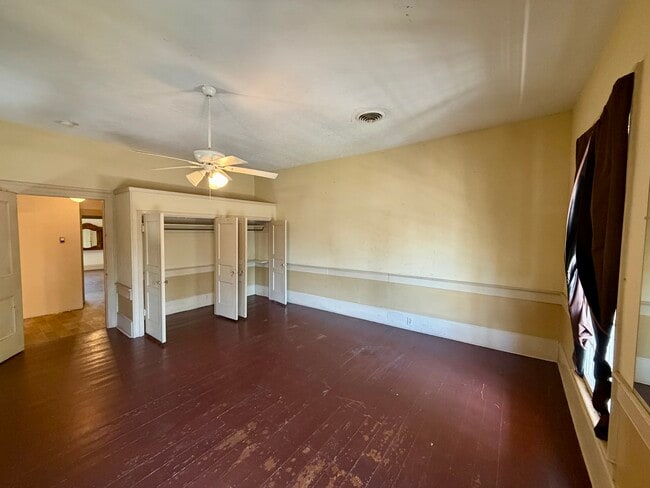 Building Photo - 820 7th Ave N