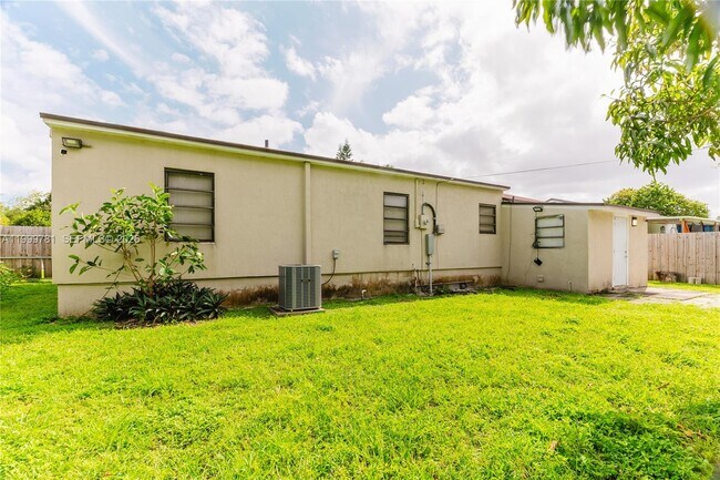 Building Photo - 1447 NW 101st St