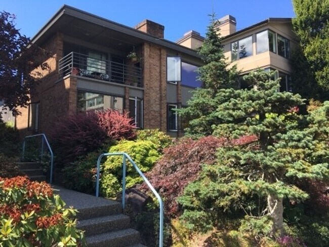 Building Photo - Madison Park