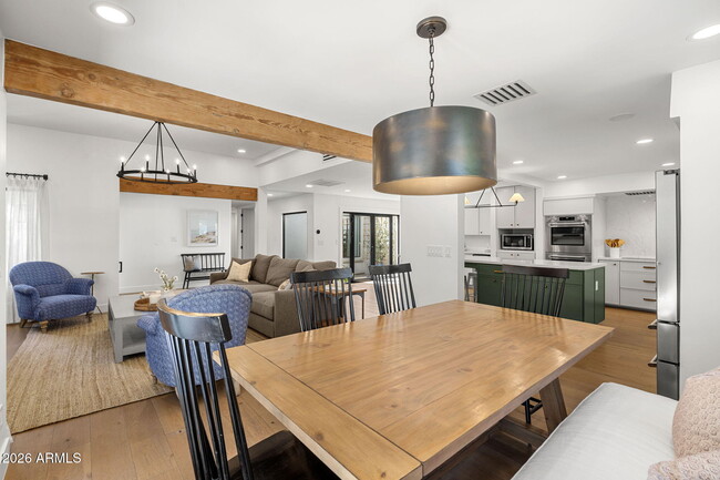 Building Photo - 7602 E Vía Del Reposo